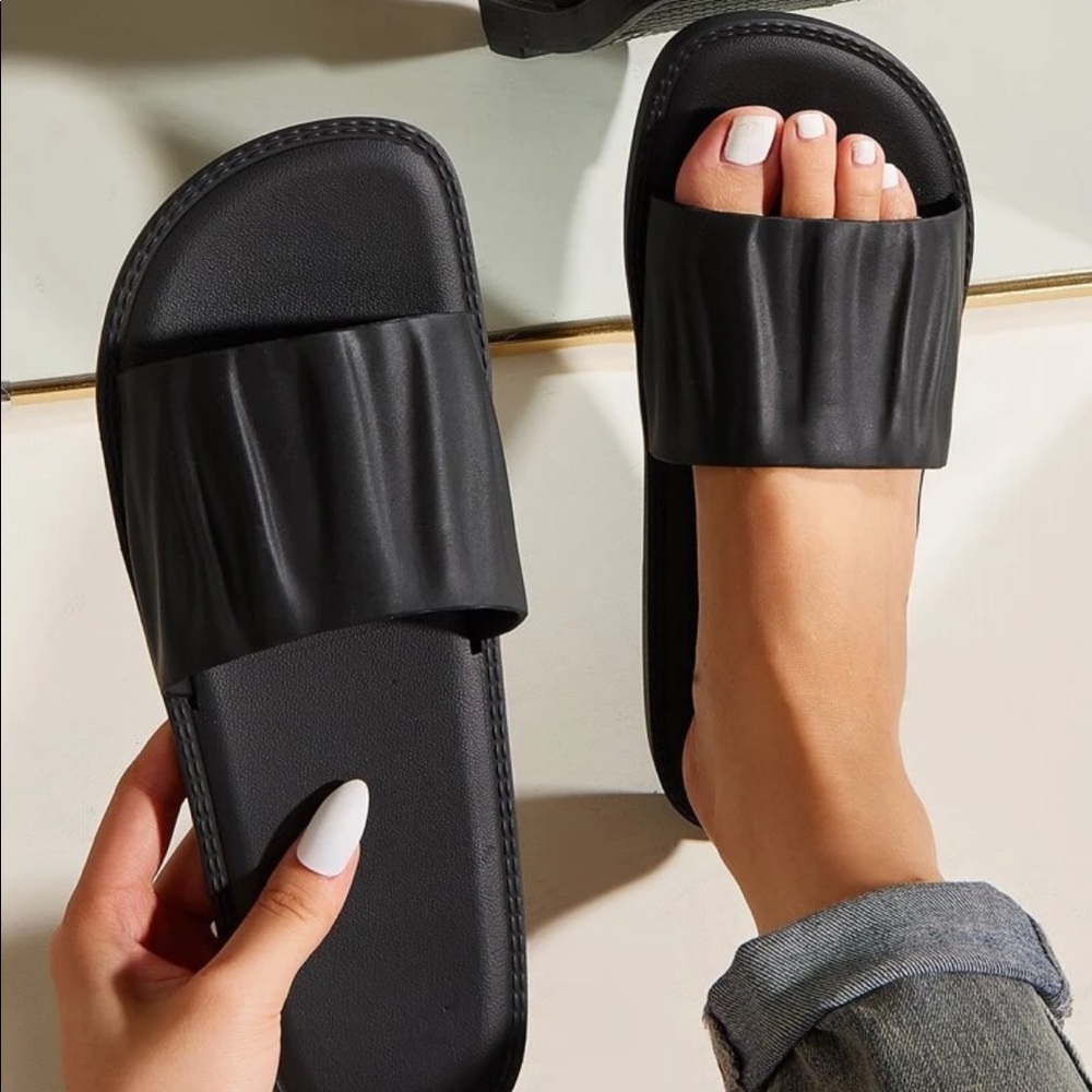 Lightweight Shein black sandals/slides perfect for traveling